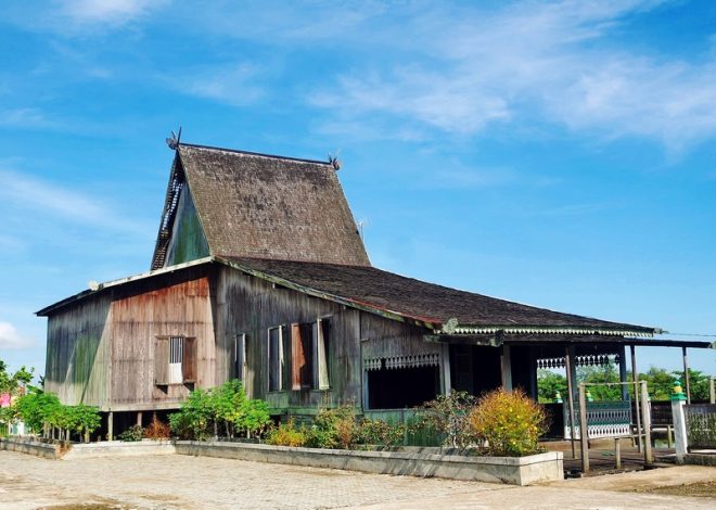 Keindahan Rumah Adat Bubungan Tinggi dari Kalimantan Selatan