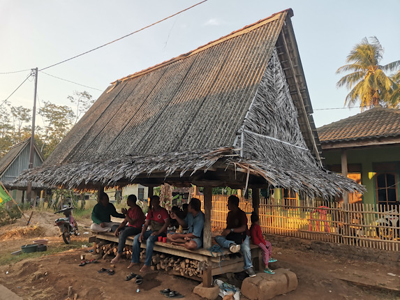 Keunikan Rumah Adat Dhurung: Warisan Budaya Sumatera Utara