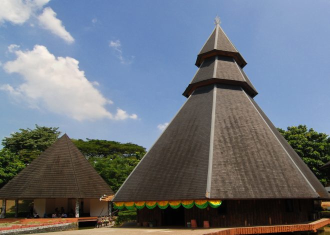 Keunikan Rumah Adat Kariwari: Warisan Budaya Bali yang Menawan