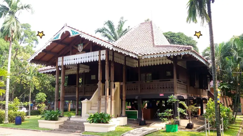 Keunikan Rumah Adat Rumah Berbumbung Lima di Indonesia