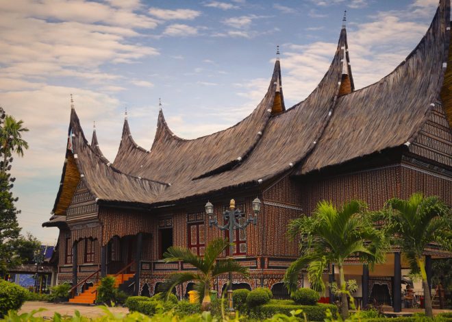 Keunikan Rumah Adat Rumah Ganjong Sibak Baju di Sumatera Barat