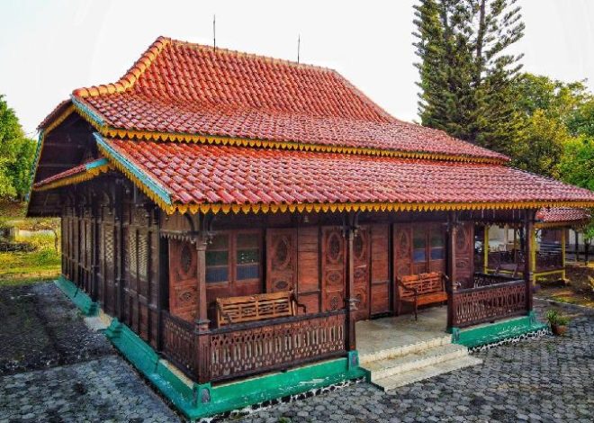 Mengenal Rumah Adat dan Bangunan Gudang Tradisional Indonesia