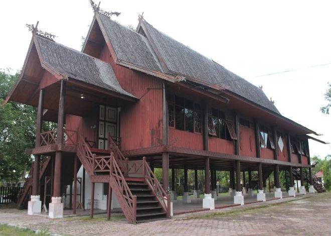 Mengenal Rumah Adat Rumah Panjang: Warisan Budaya Kalimantan