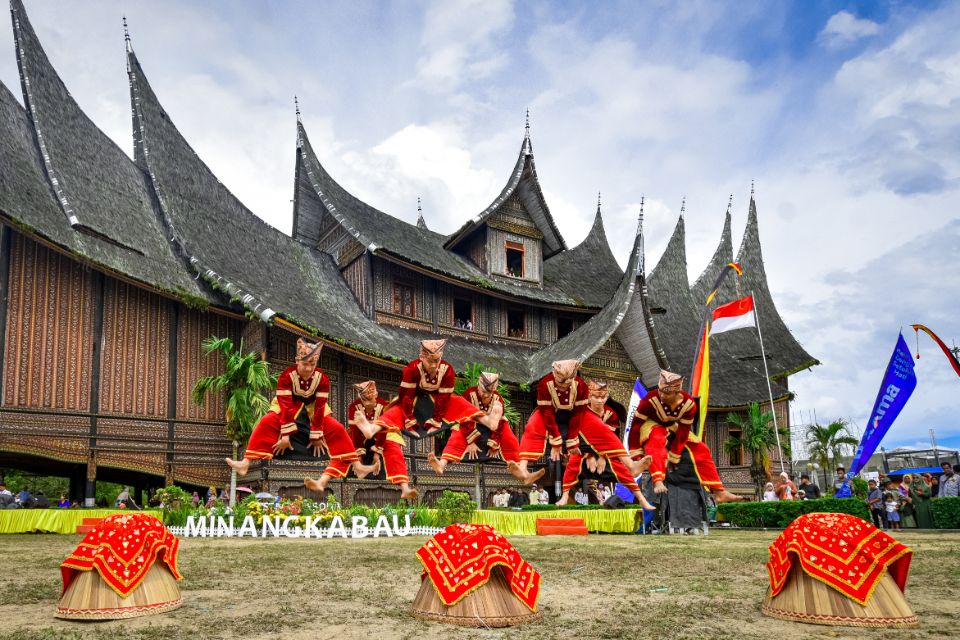 Rumah Adat Rumah Gadang Gajah Maharam: Warisan Budaya Minangkabau