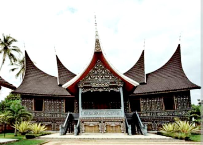 Rumah Adat Rumah Gadang Gonjong Limo: Warisan Budaya Minangkabau