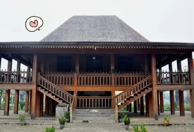 Rumah Adat Rumah Limasan Lambang Sari: Warisan Budaya Sumatera Selatan
