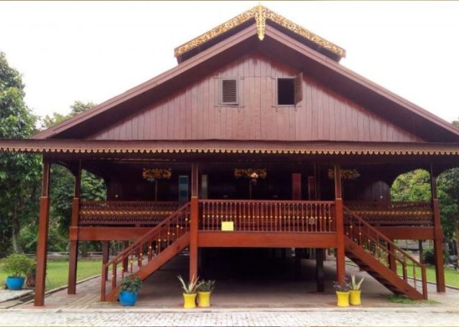 Rumah Adat Souraja: Keindahan Arsitektur Tradisional Papua