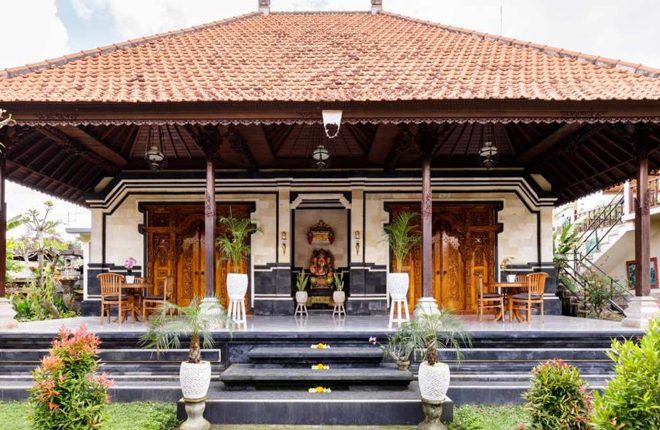 Keindahan Rumah Adat Rumah Bale Sekapat di Bali