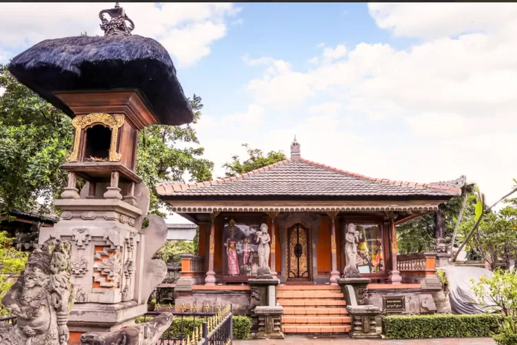 Keunikan Rumah Adat Rumah Kambik: Warisan Budaya Bali