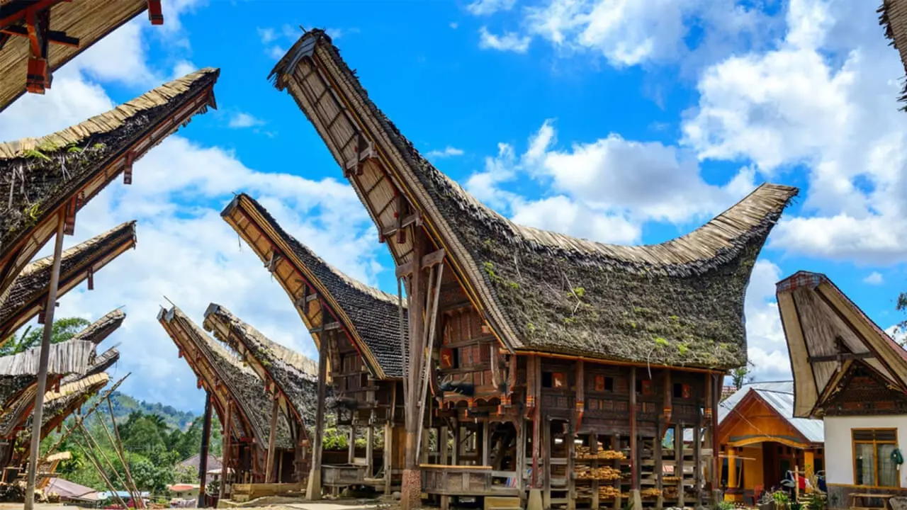 Keunikan Rumah Adat Rumah Paweregan di Indonesia